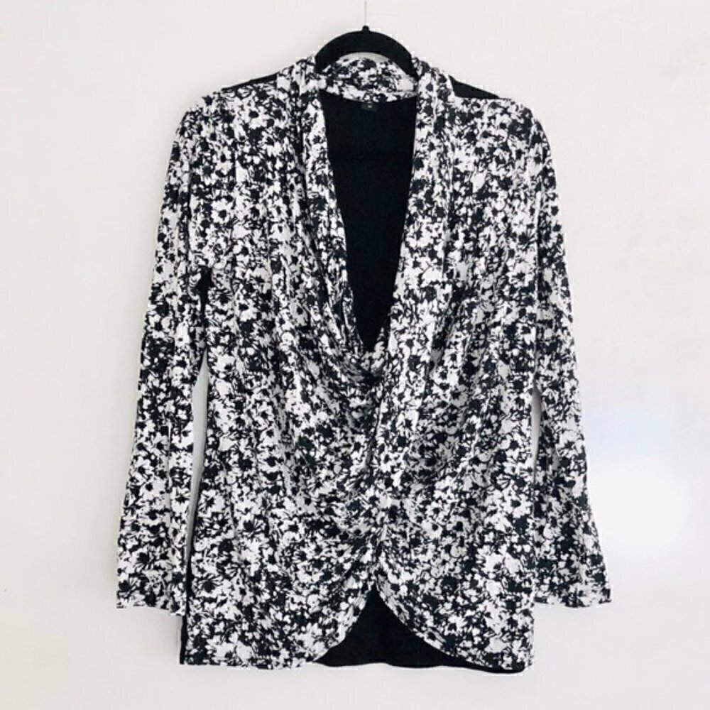 Karen Kane Top M Floral Print Drape Long Sleeve Black White Office Work Career - Picture 2 of 6
